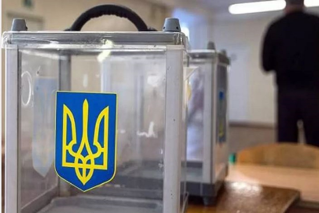 Ukraine : à dix jours des élections législatives l'écart se creuse